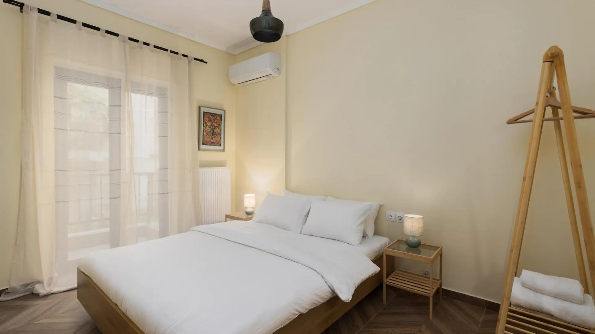 Oak Tree By Halu! Modern Two Bedroom Apartment Salonic