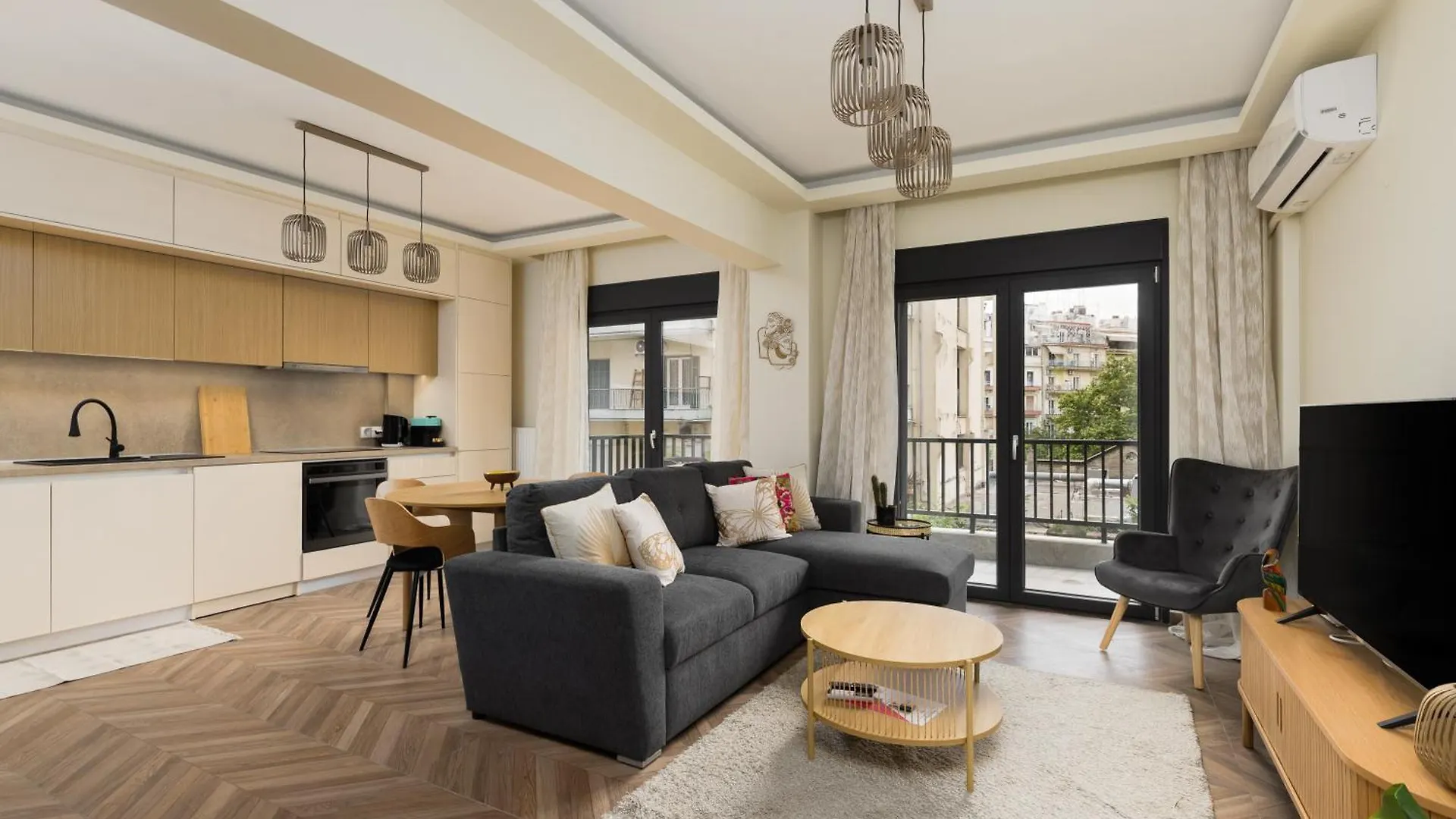 Oak Tree By Halu! Modern Two Bedroom Apartment location